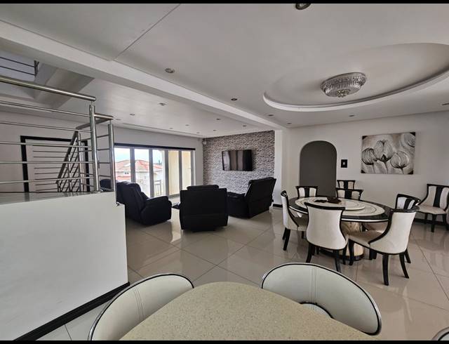 6 BEDROOM GATED ESTATE FOR SALE IN PANORAMA PARK